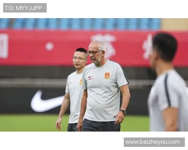 拉齐奥与乌迪尼斯比赛因故推迟球迷期待新赛程安排