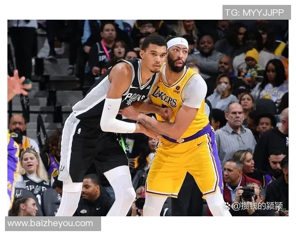 重庆篮球队逆袭之路揭秘：从低谷到巅峰的奋斗与荣耀